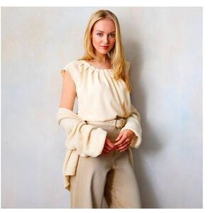 Pleated scoop neck top (NWOT)